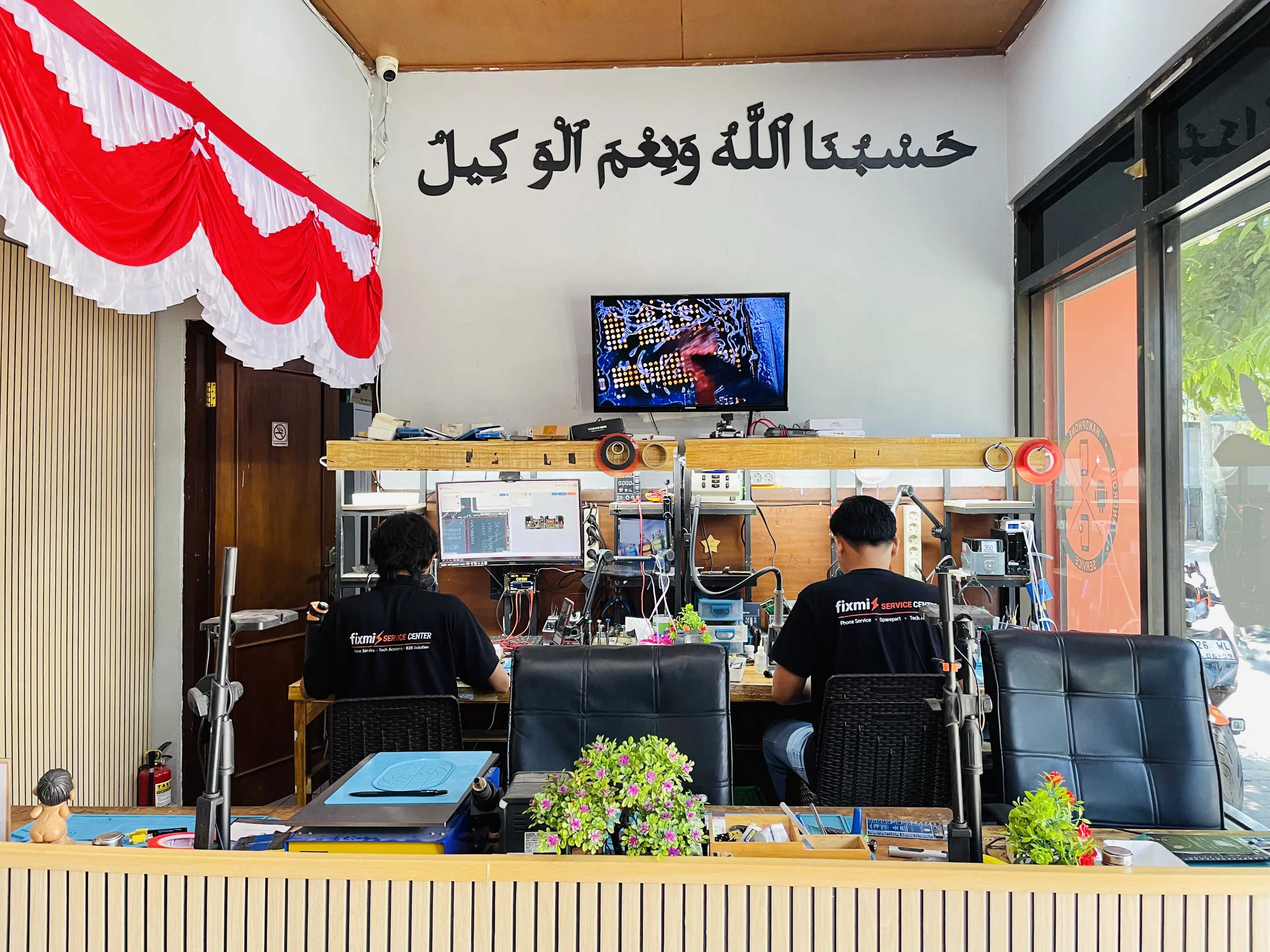 Hardware Lab & Mikrosolder